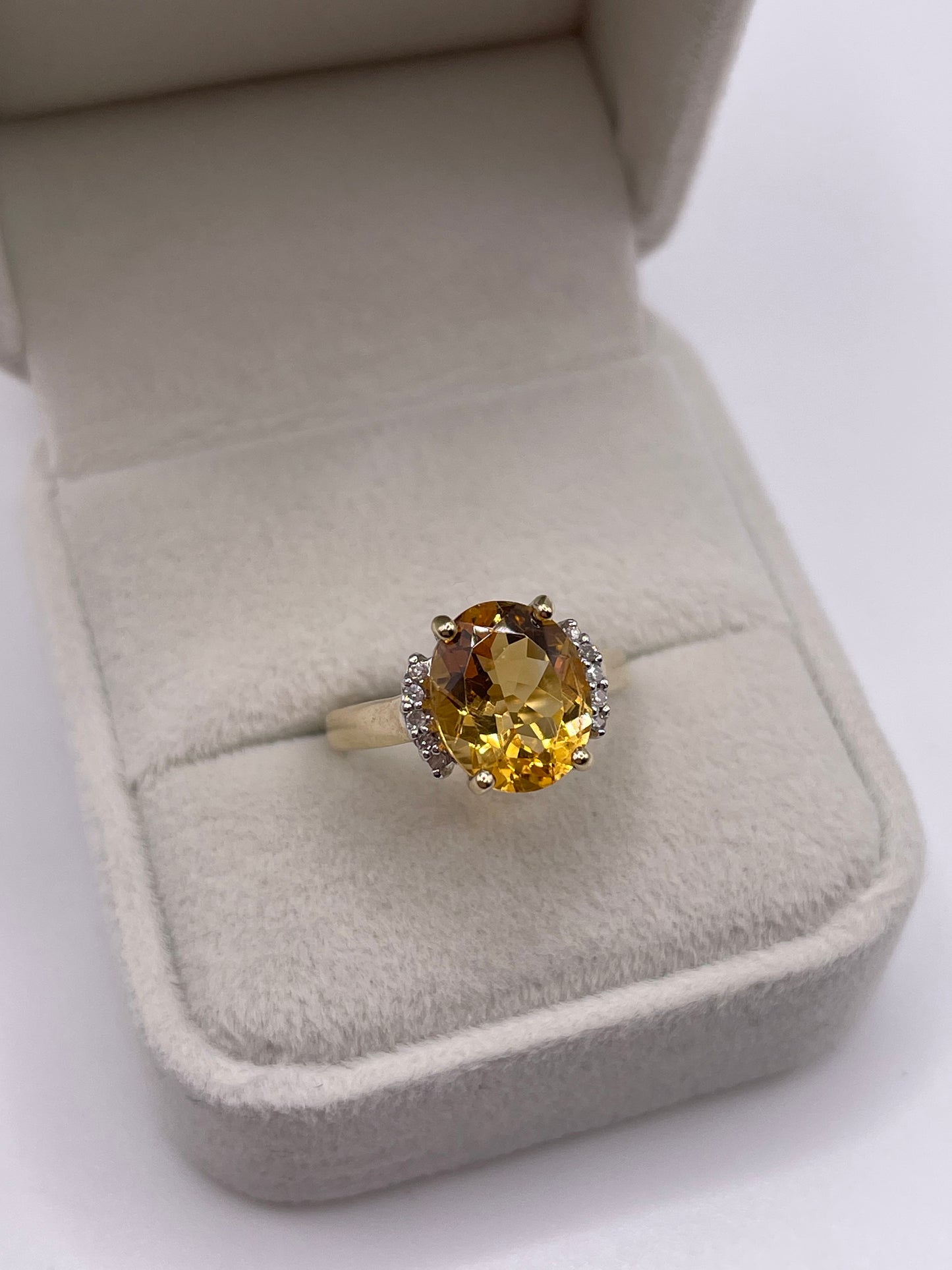 9ct gold citrine and diamond ring