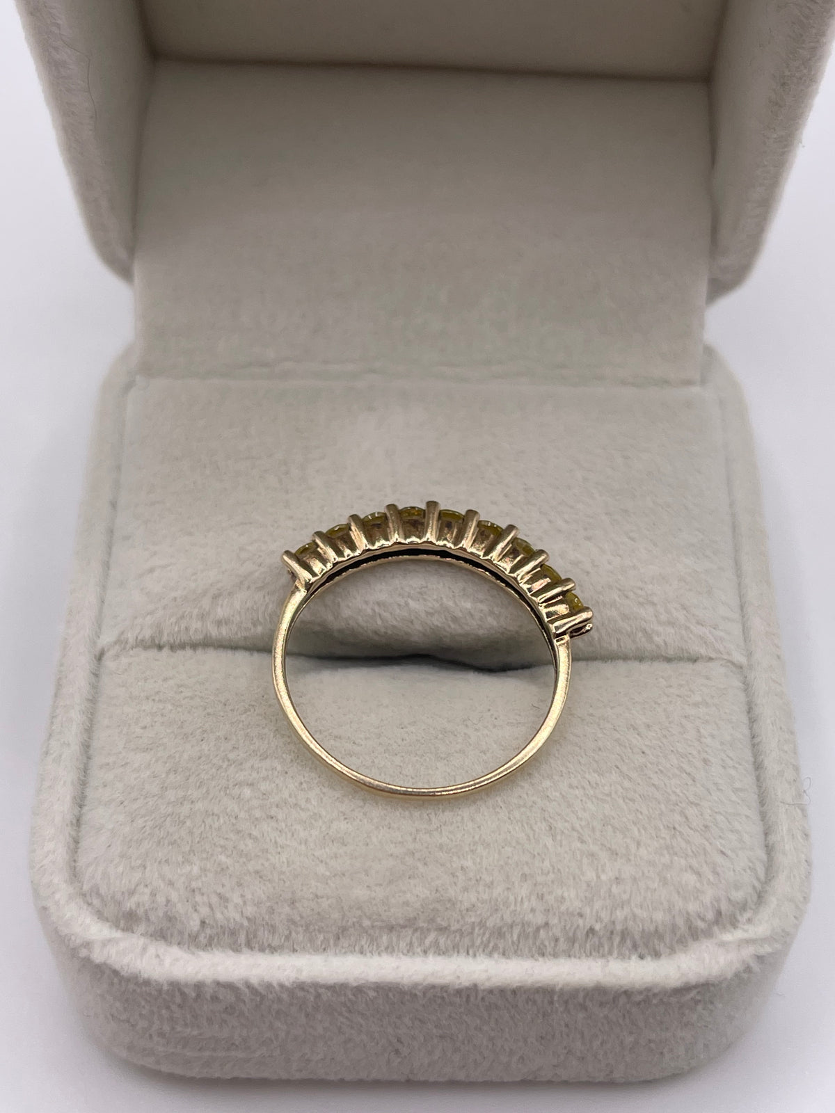 9ct gold quartz ring