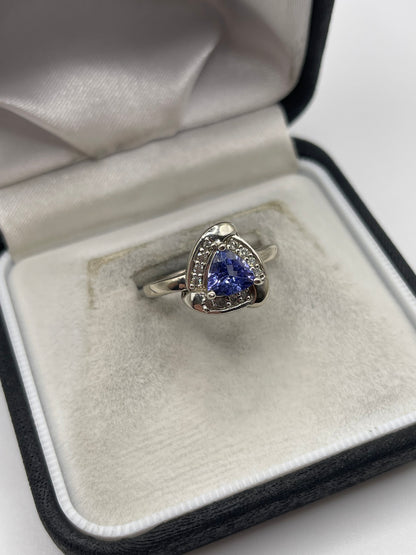 14ct white gold tanzanite and diamond ring