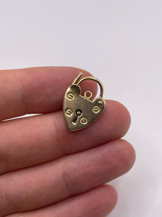 9ct gold padlock 4