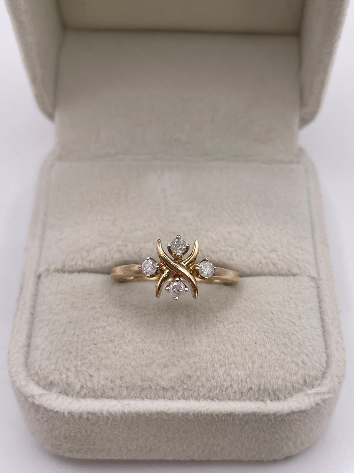 9ct gold diamond ring