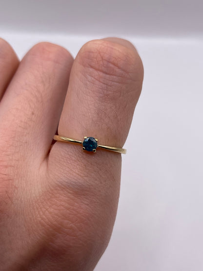 9ct gold blue diamond ring