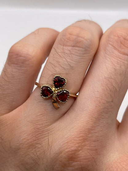 9ct gold garnet clover ring