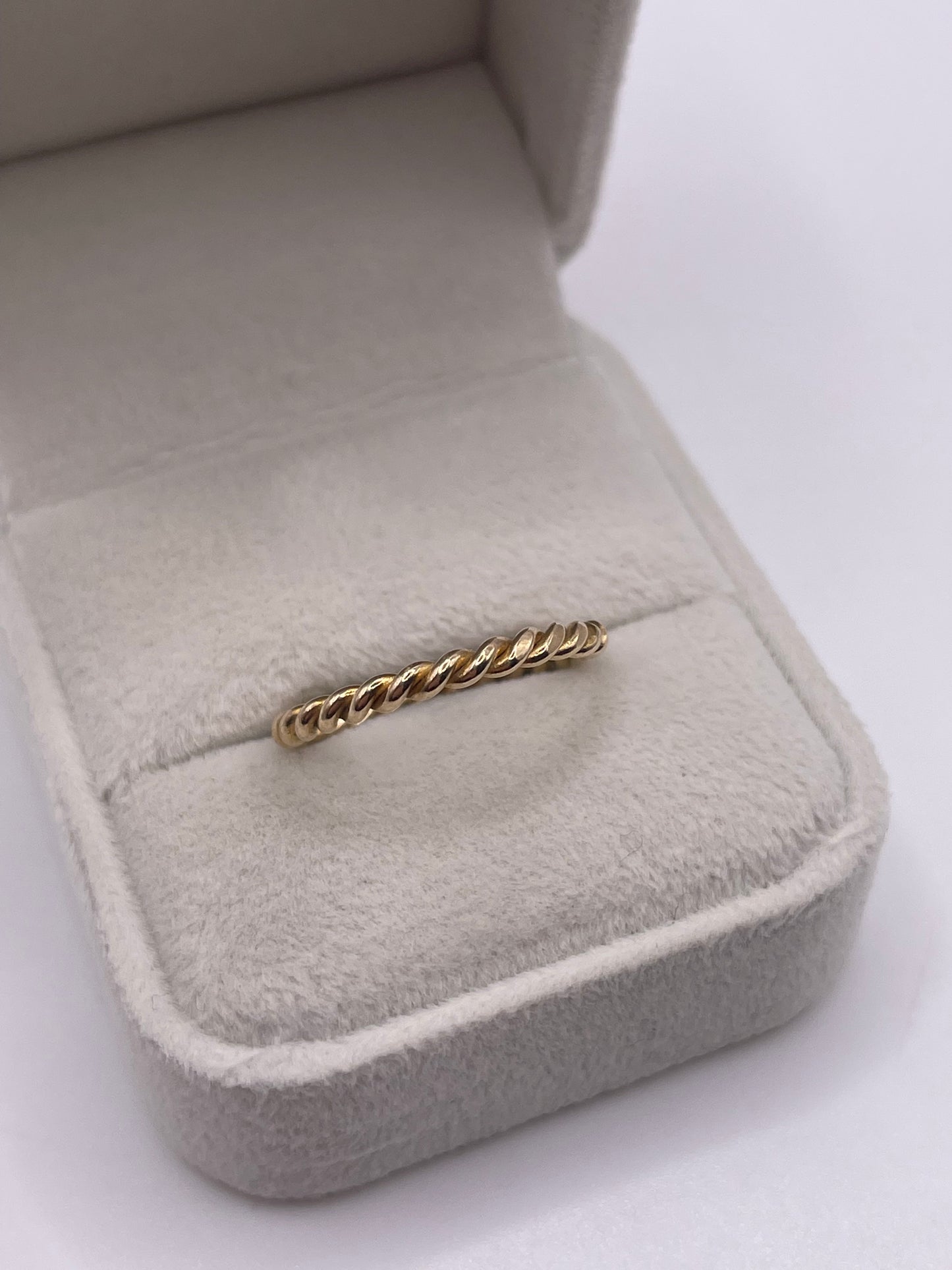 9ct gold band