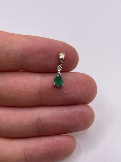 9ct gold emerald and diamond pendant