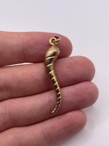 9ct gold horn of plenty pendant