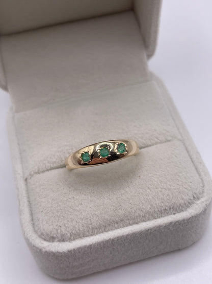 9ct gold emerald gypsy ring