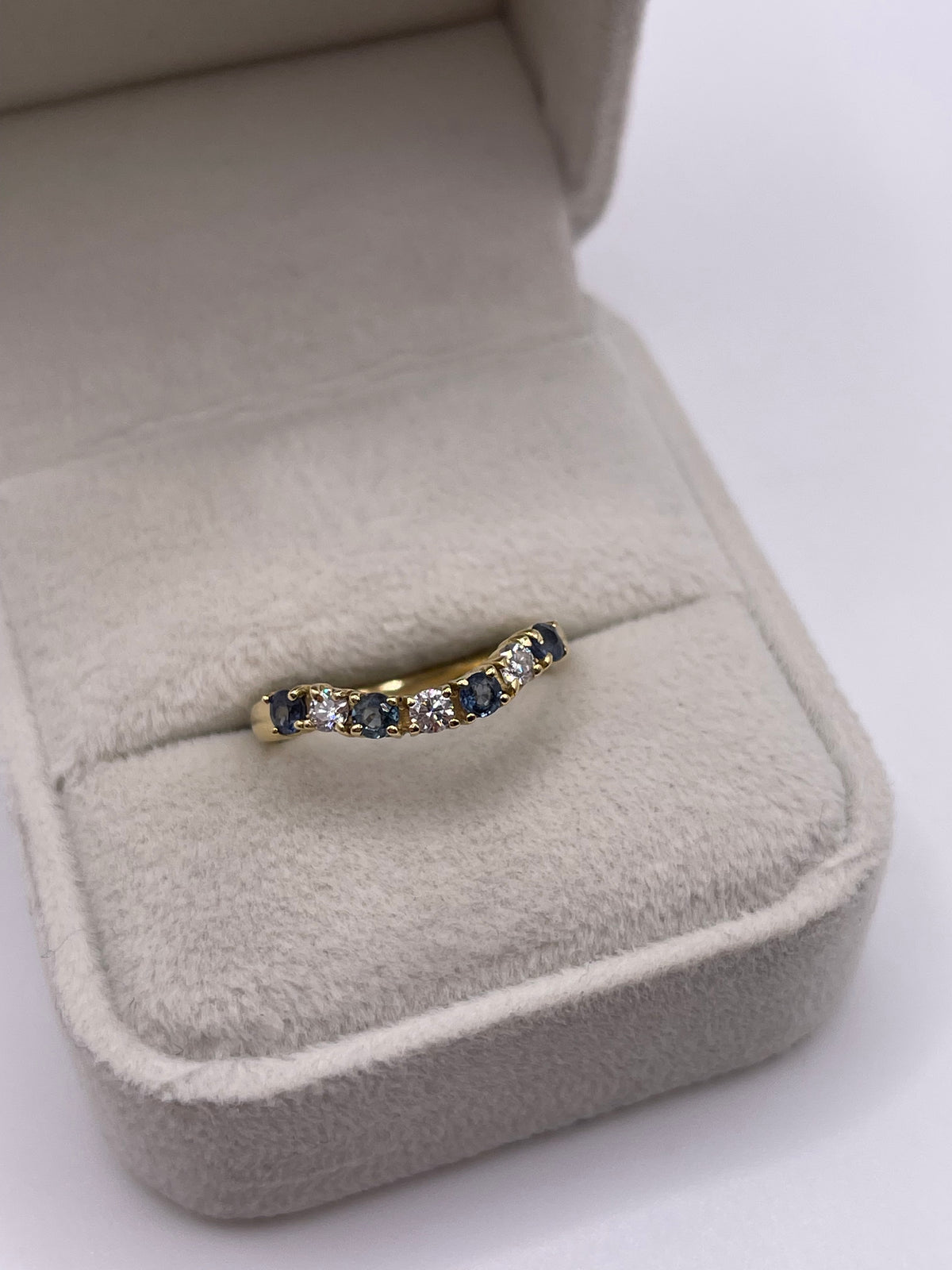 18ct gold sapphire and diamond wishbone ring
