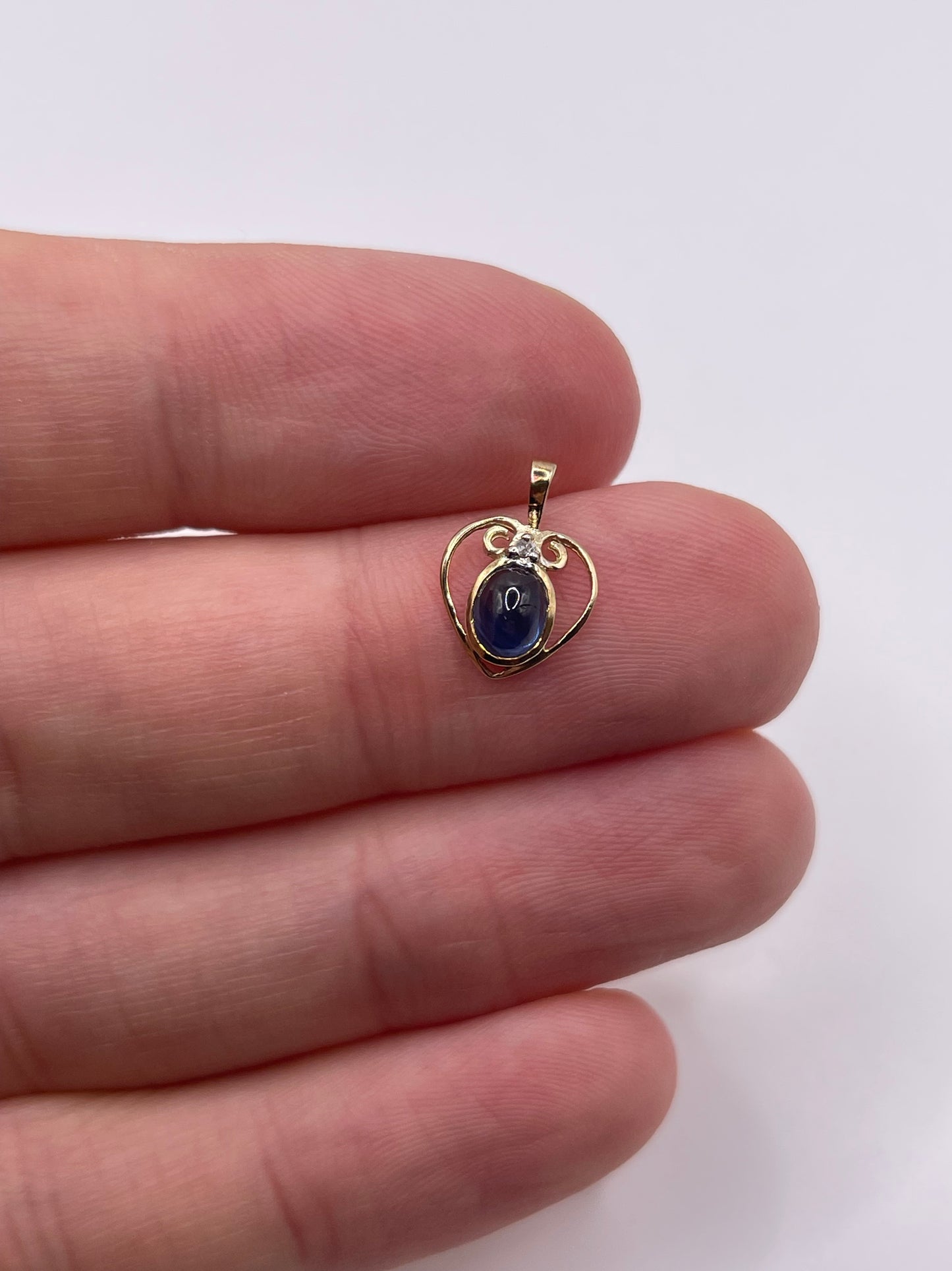 9ct gold sapphire and diamond heart pendant
