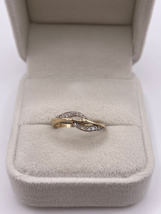 9ct gold diamond ring
