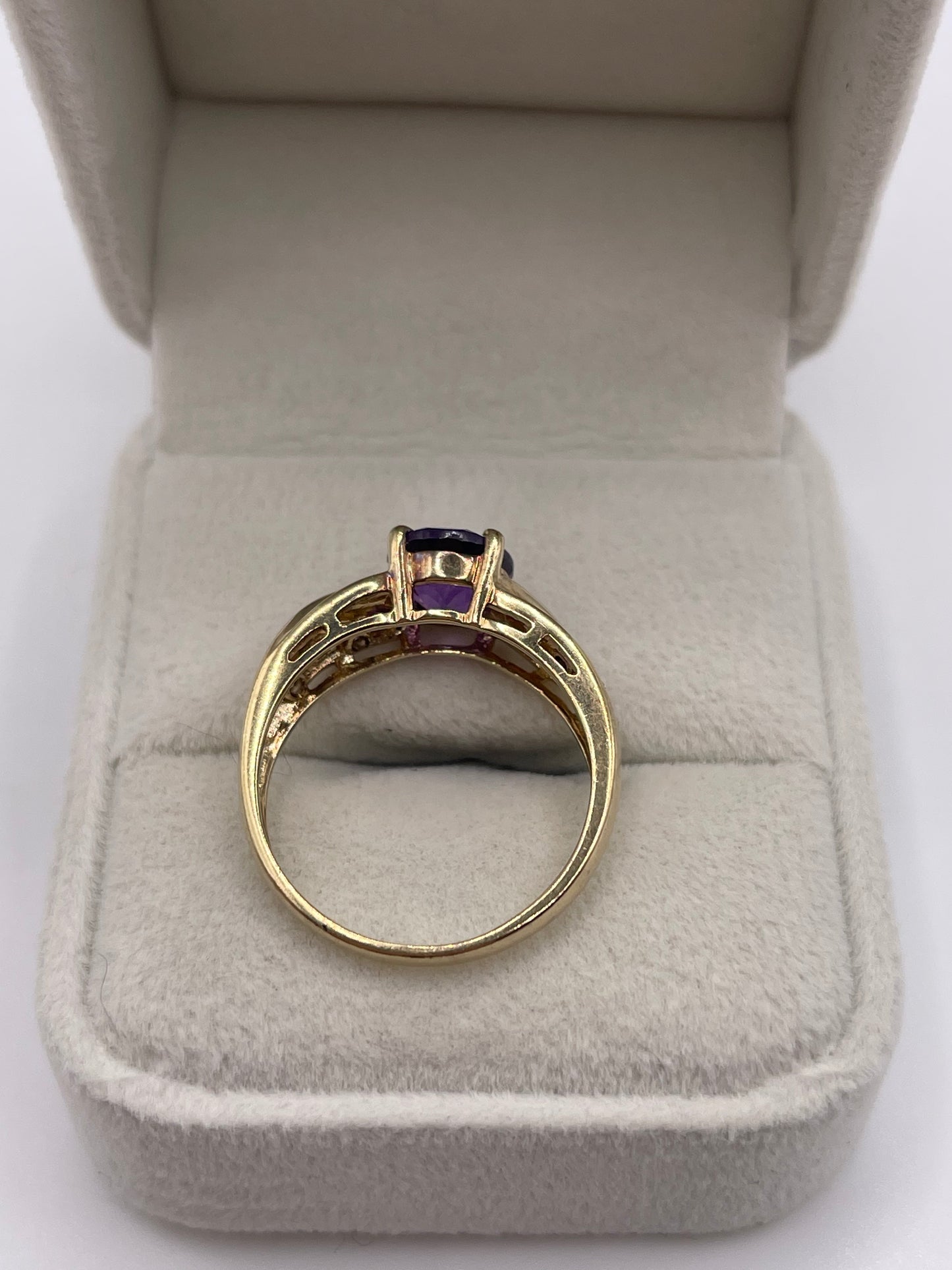9ct gold amethyst and diamond ring