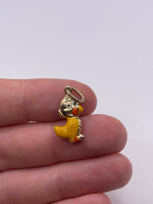 9ct gold enamelled chic charm