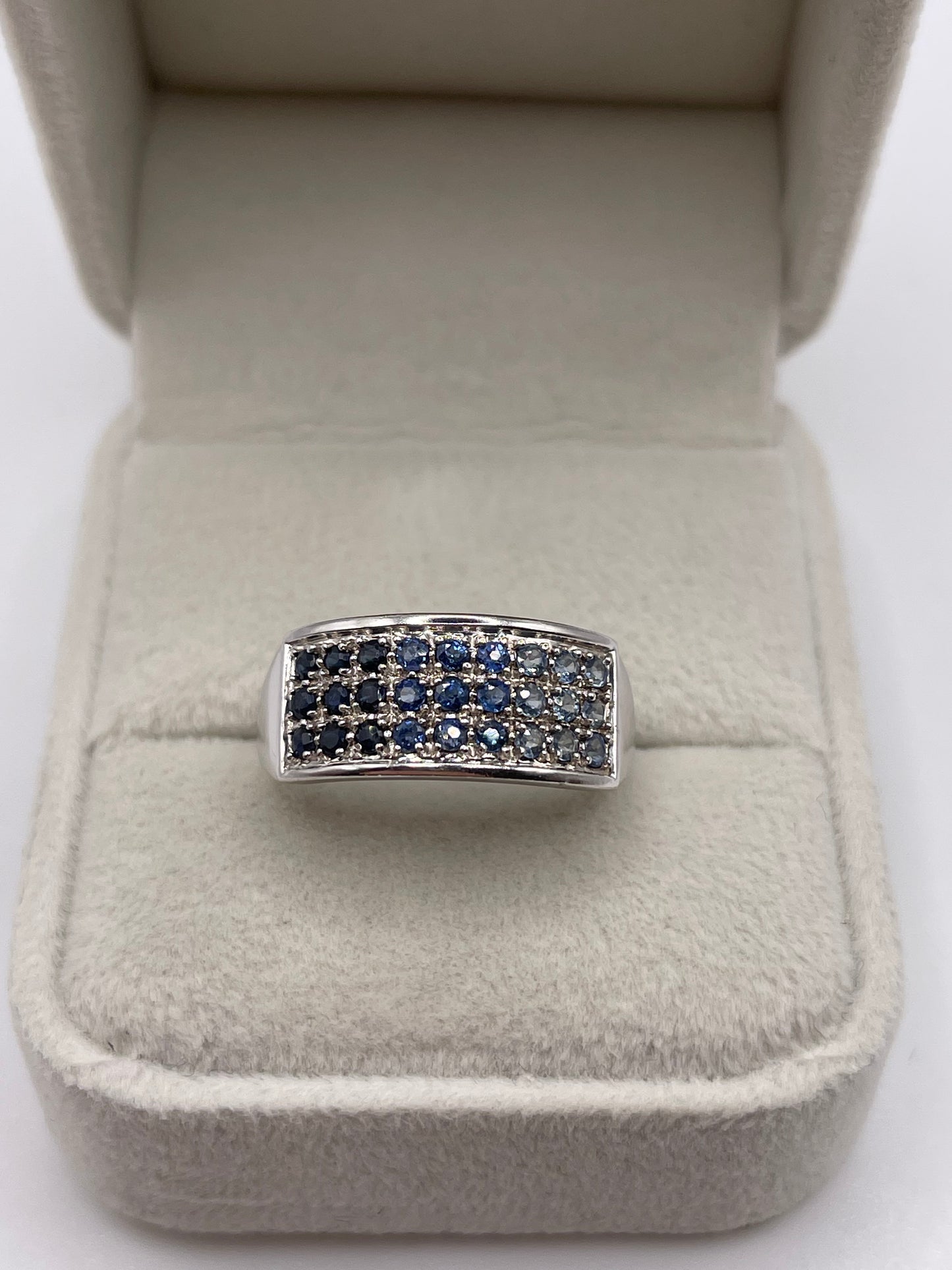 9ct white gold sapphire cluster ring