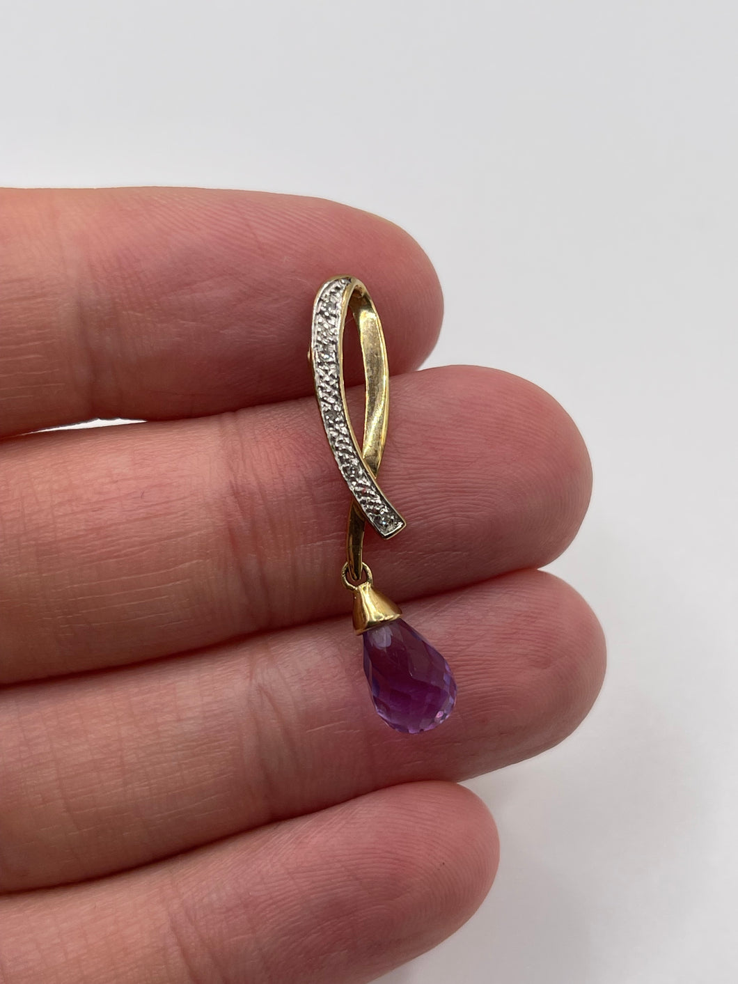 9ct gold amethyst and diamond pendant