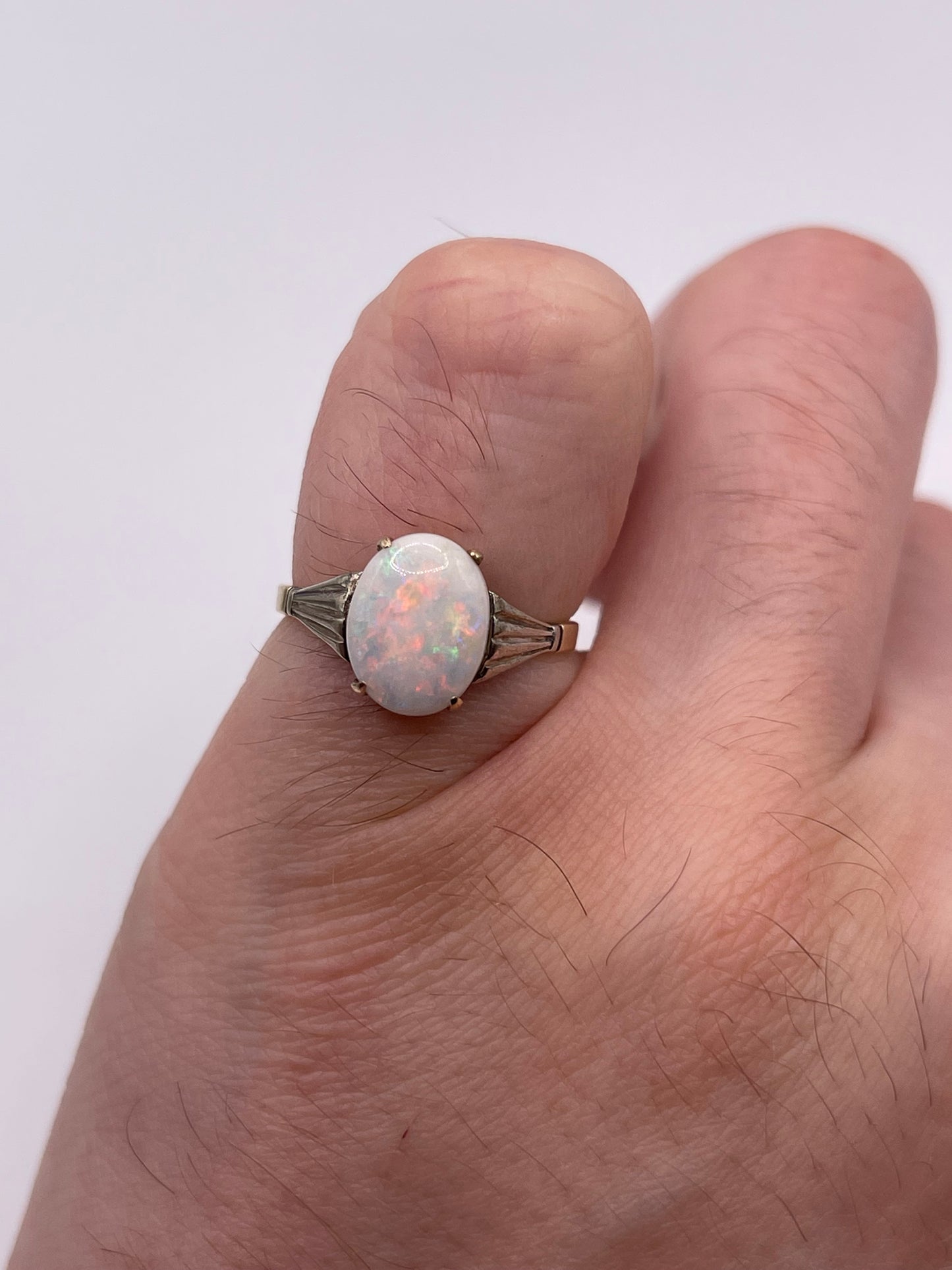 9ct gold opal ring