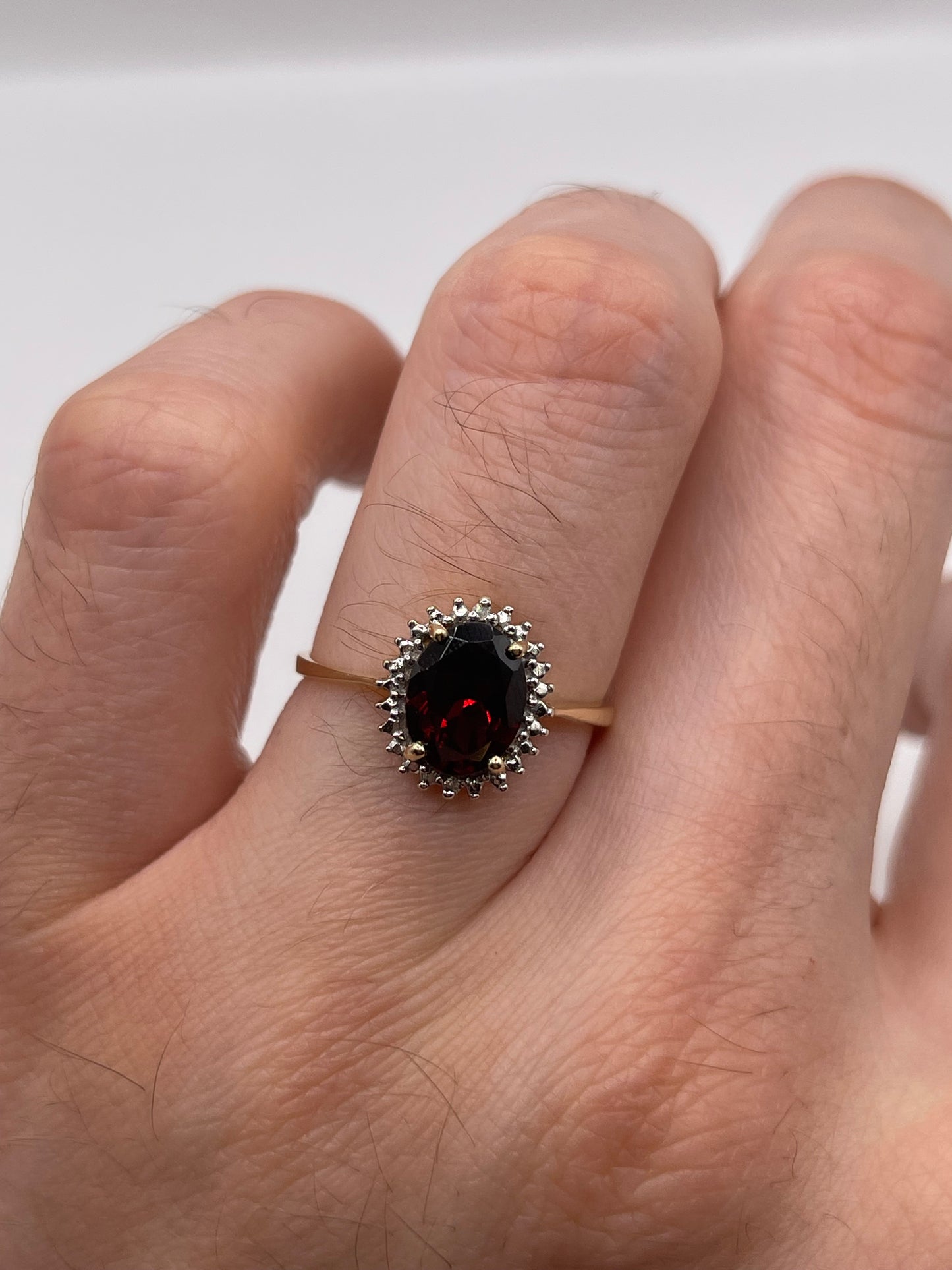9ct gold garnet and diamond ring