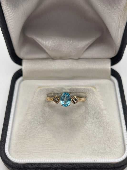 9ct gold topaz ring