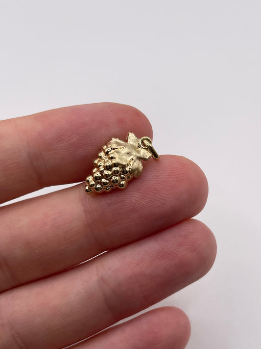 9ct gold grape charm