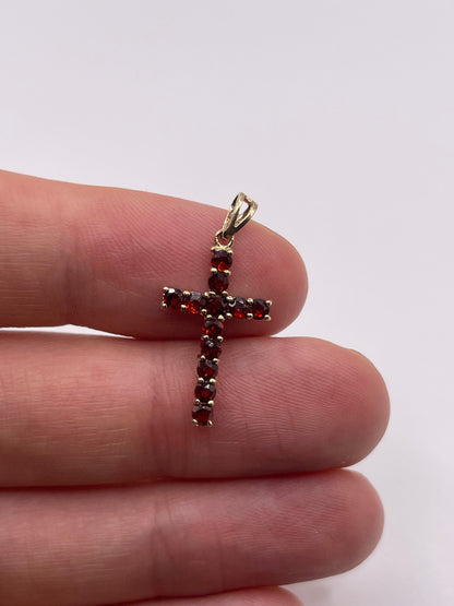 9ct gold garnet cross pendant