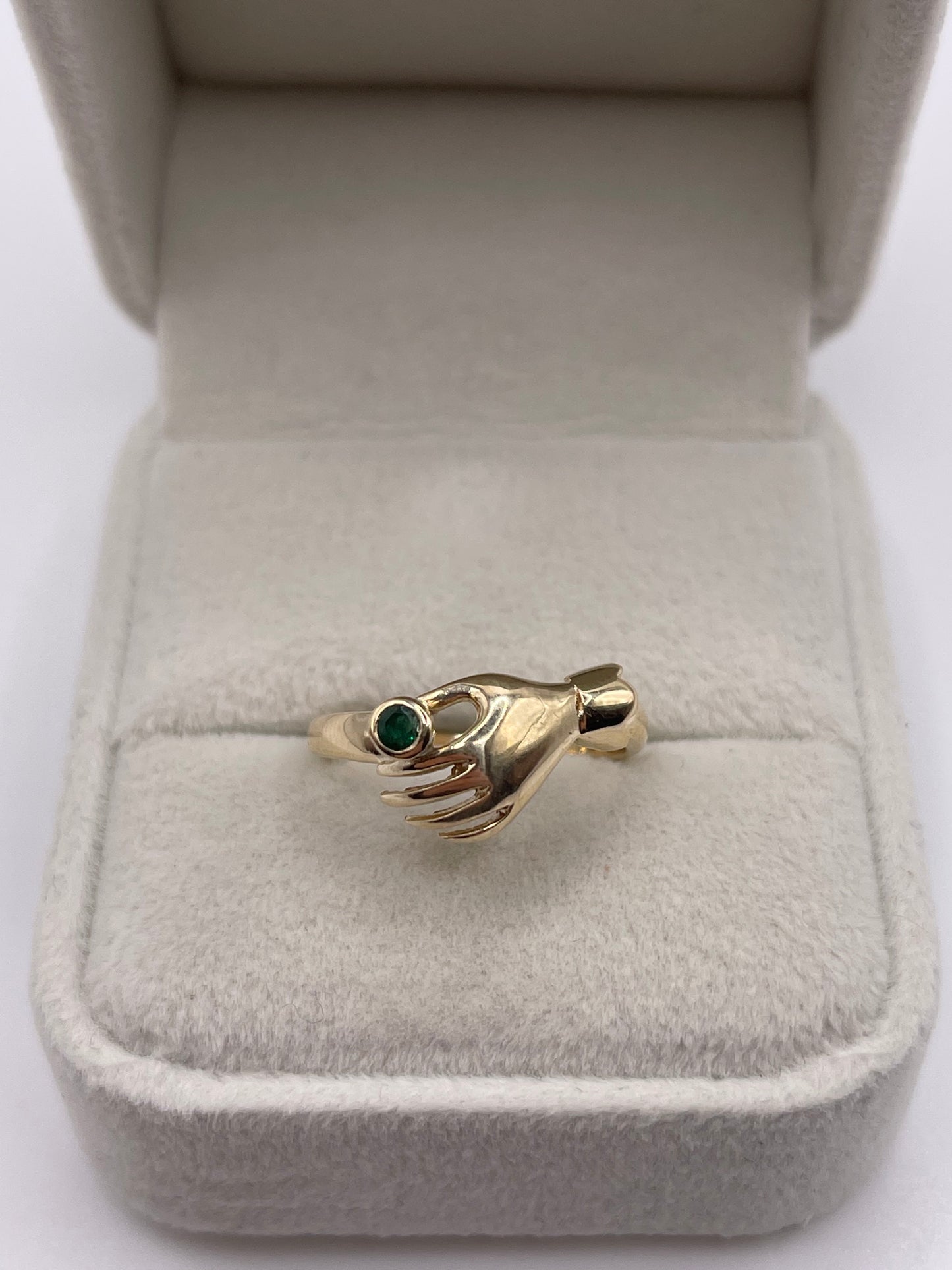 9ct gold emerald hand ring