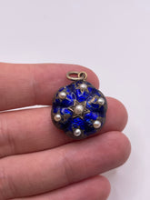 Load image into Gallery viewer, Antique 9ct gold enamel and pearl mourning pendant
