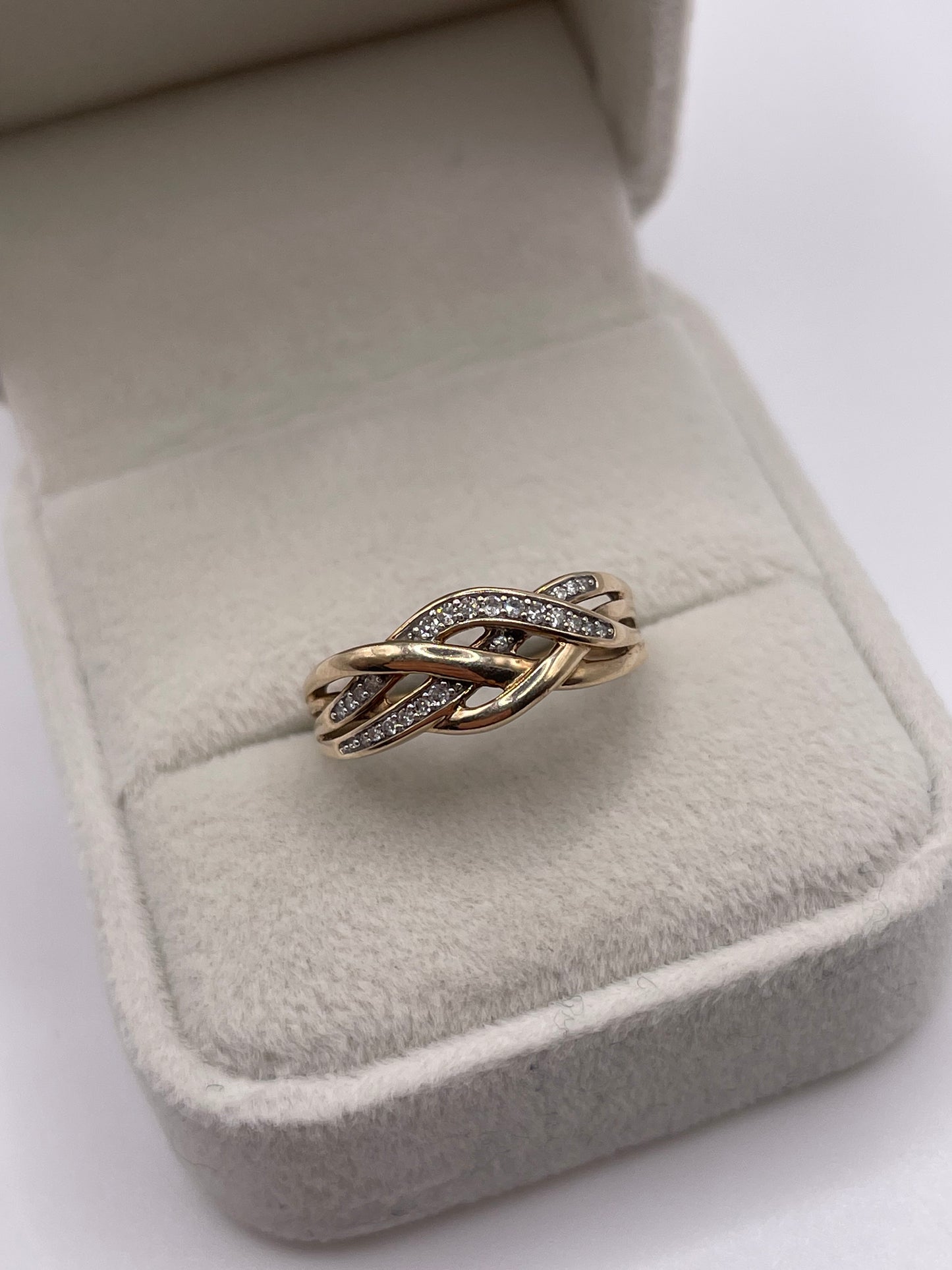 9ct gold diamond cluster ring