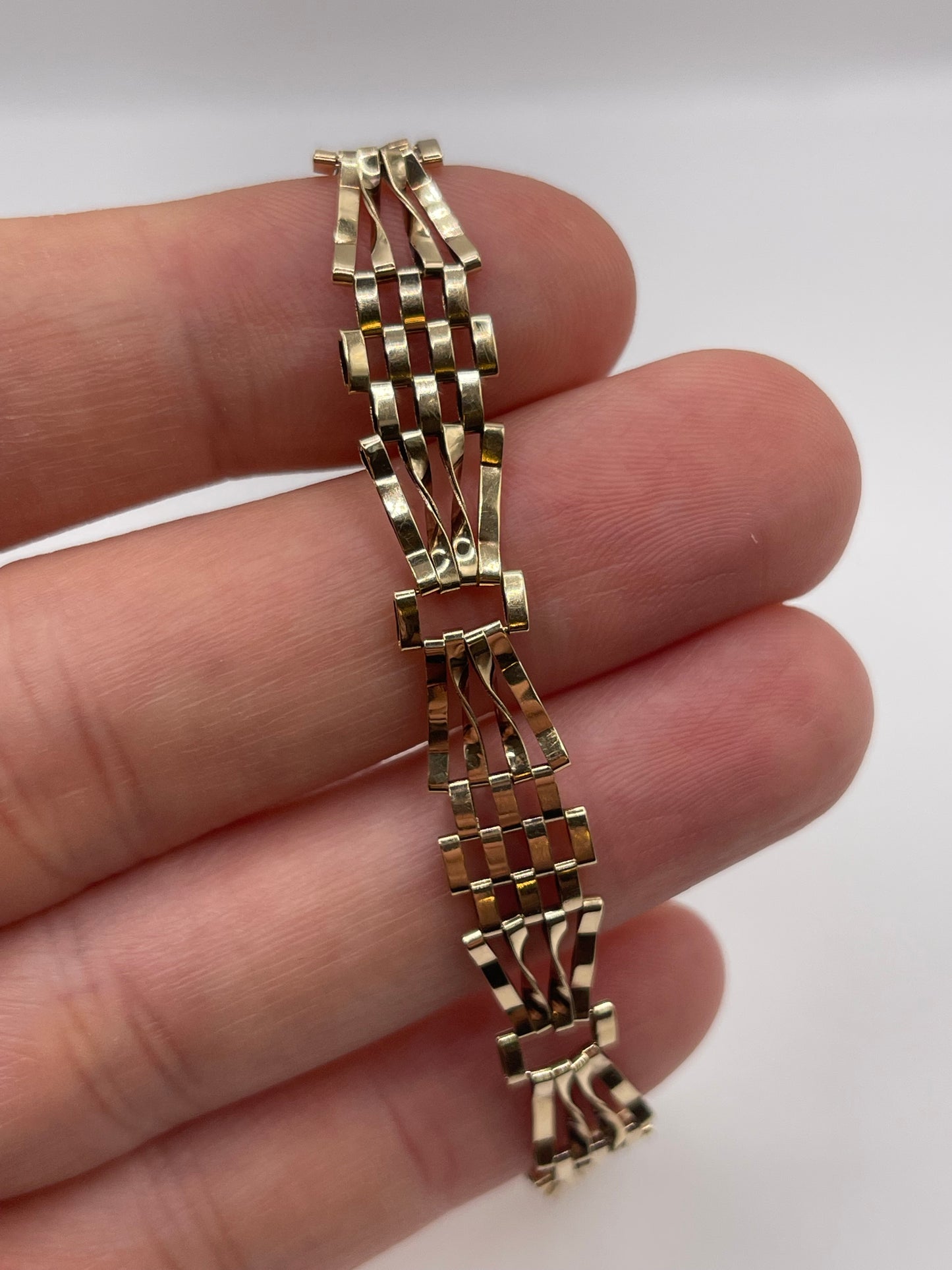 9ct gold padlock bracelet