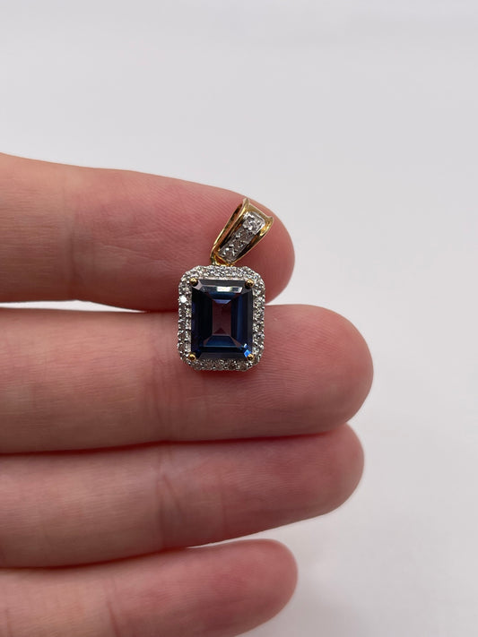 9ct gold topaz and zircon pendant