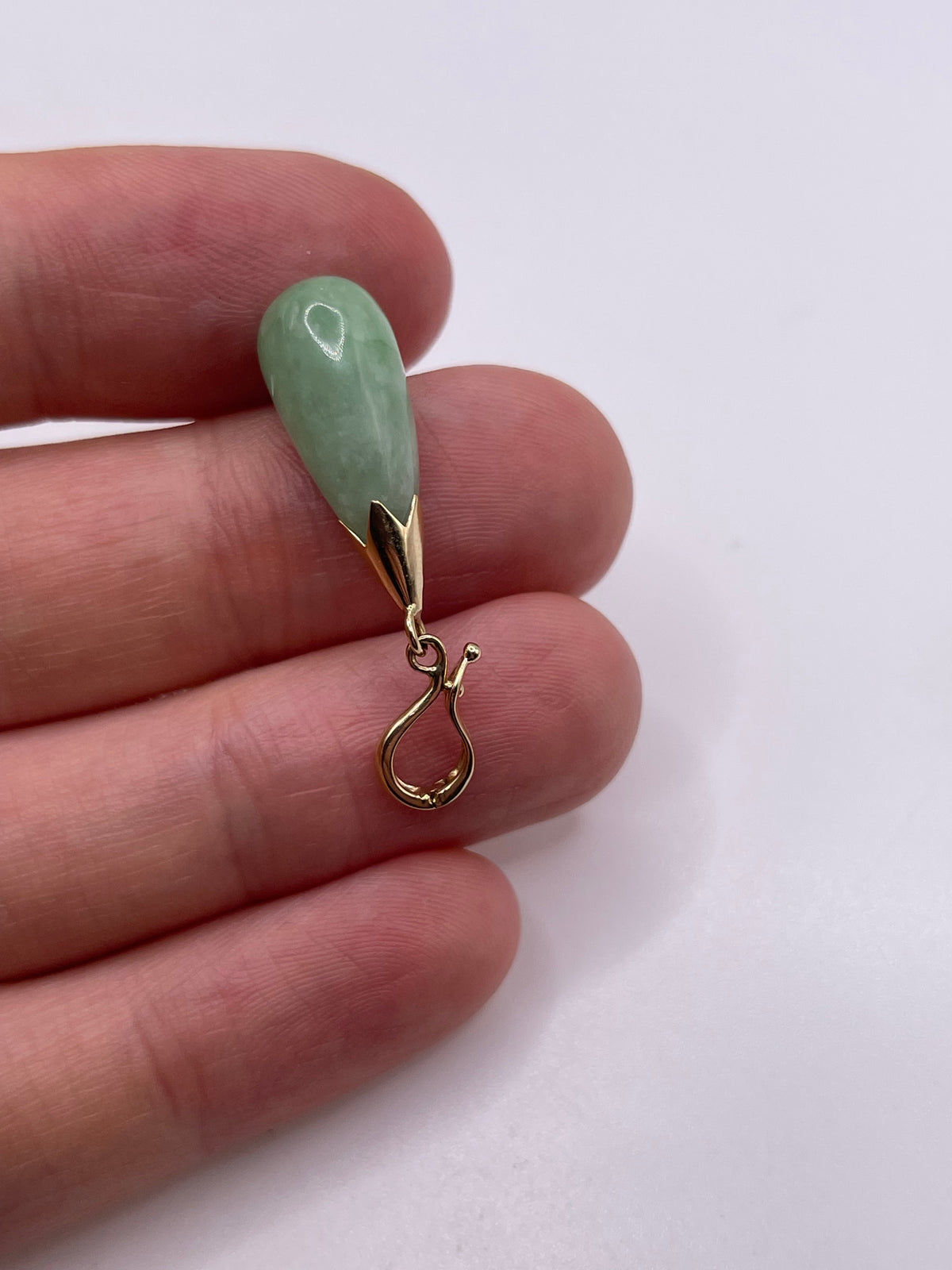 9ct gold jade pendant