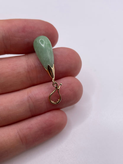 9ct gold jade pendant