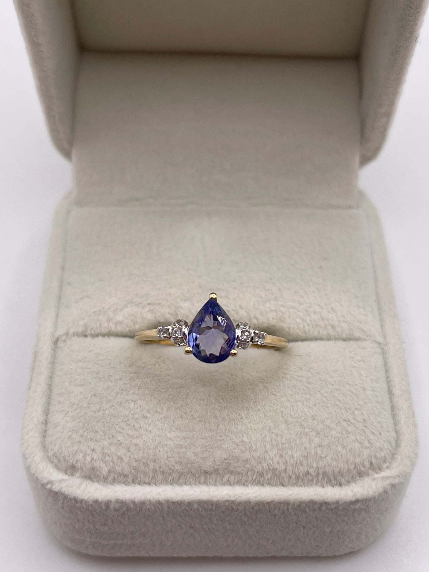 9ct gold tanzanite and zircon ring