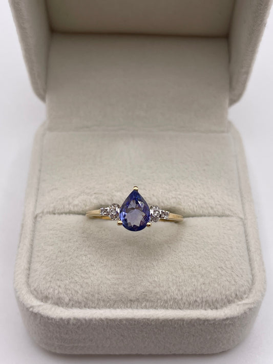 9ct gold tanzanite and zircon ring