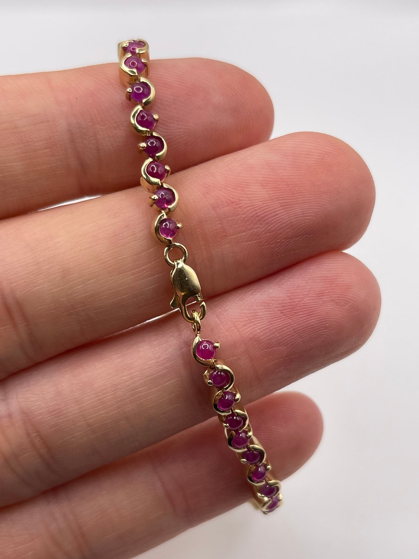9ct gold cabochon ruby bracelet