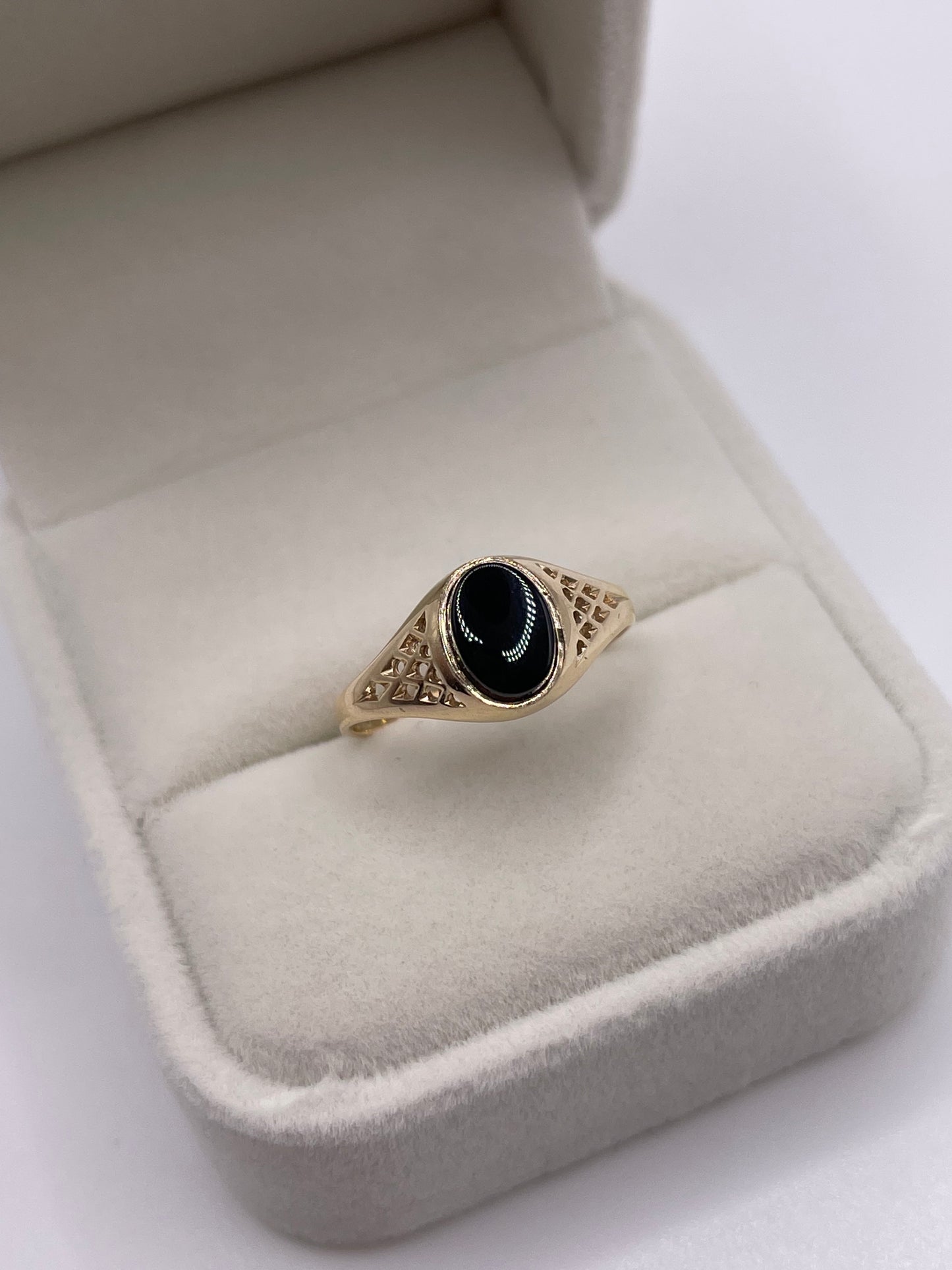 9ct gold onyx signet ring