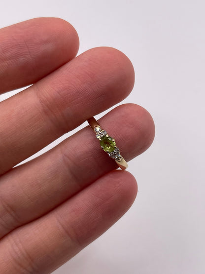 9ct gold peridot and diamond ring