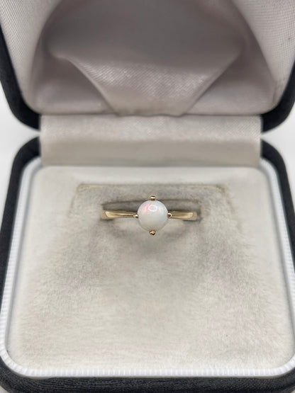 9ct gold opal ring