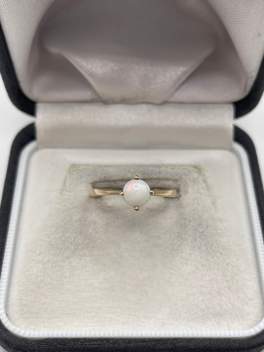 9ct gold opal ring