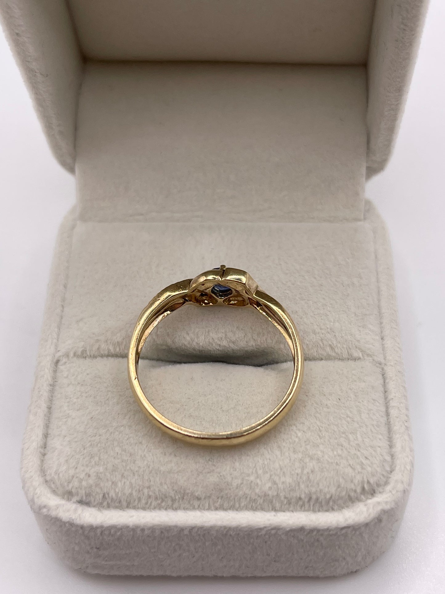 9ct gold sapphire and diamond ring