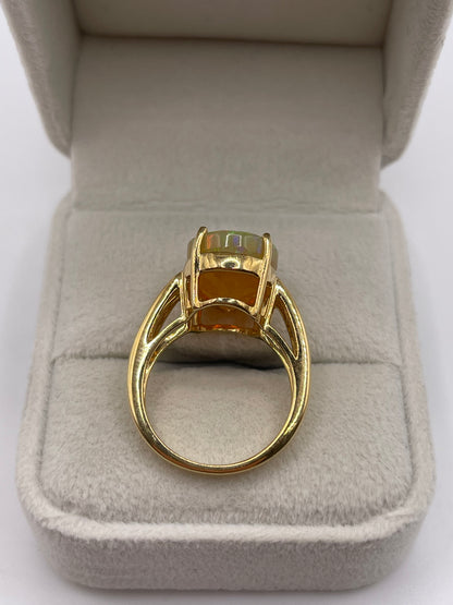 18ct gold opal and diamond ring