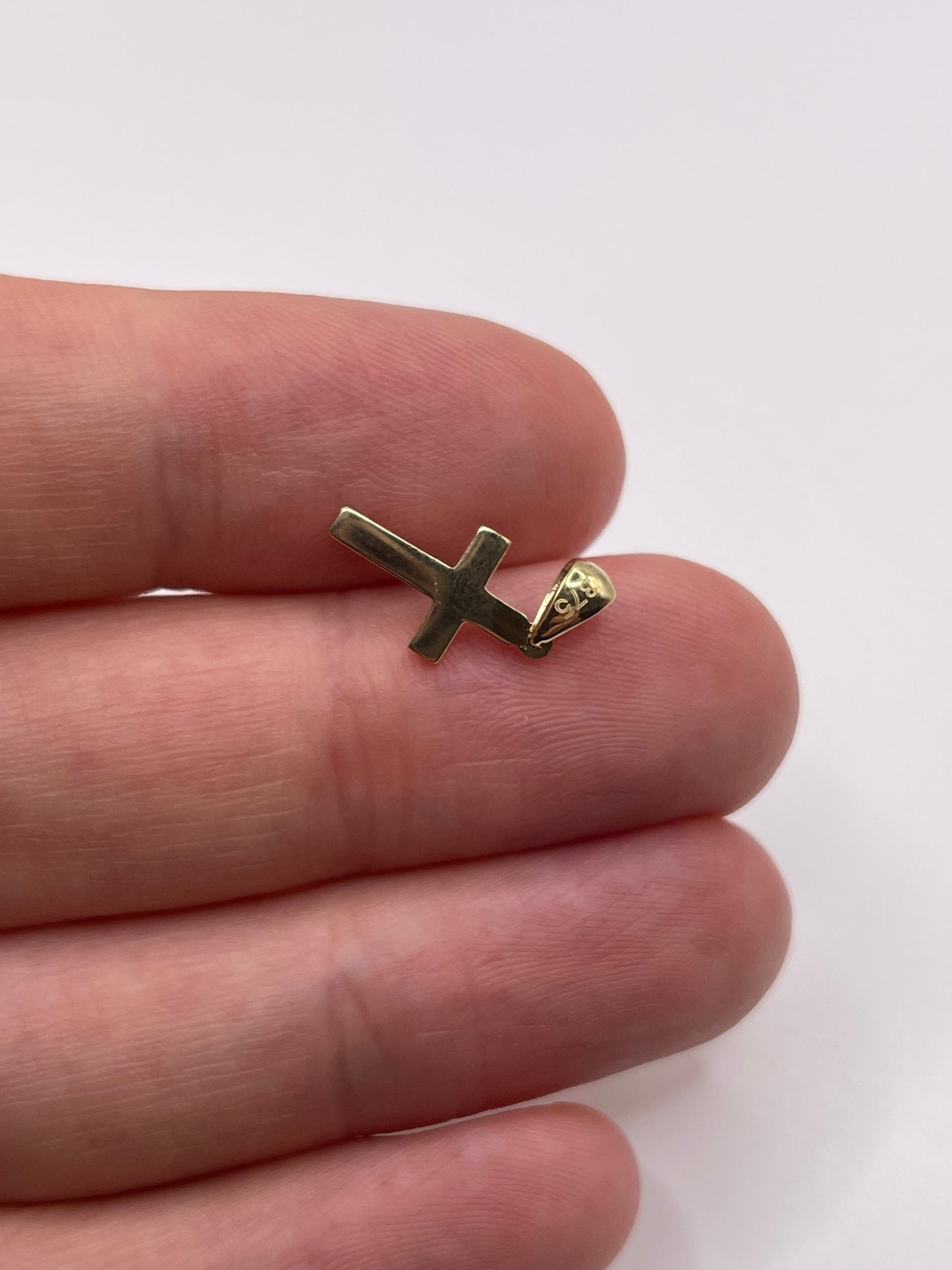 9ct gold cross charn
