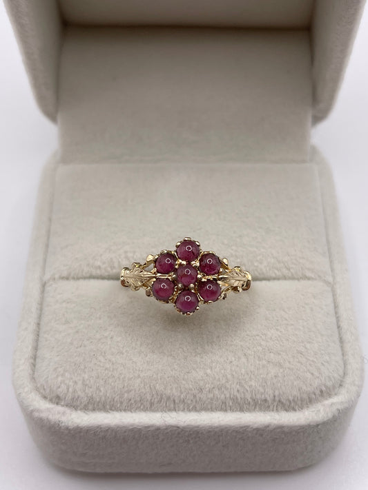 9ct gold cabochon garnet ring