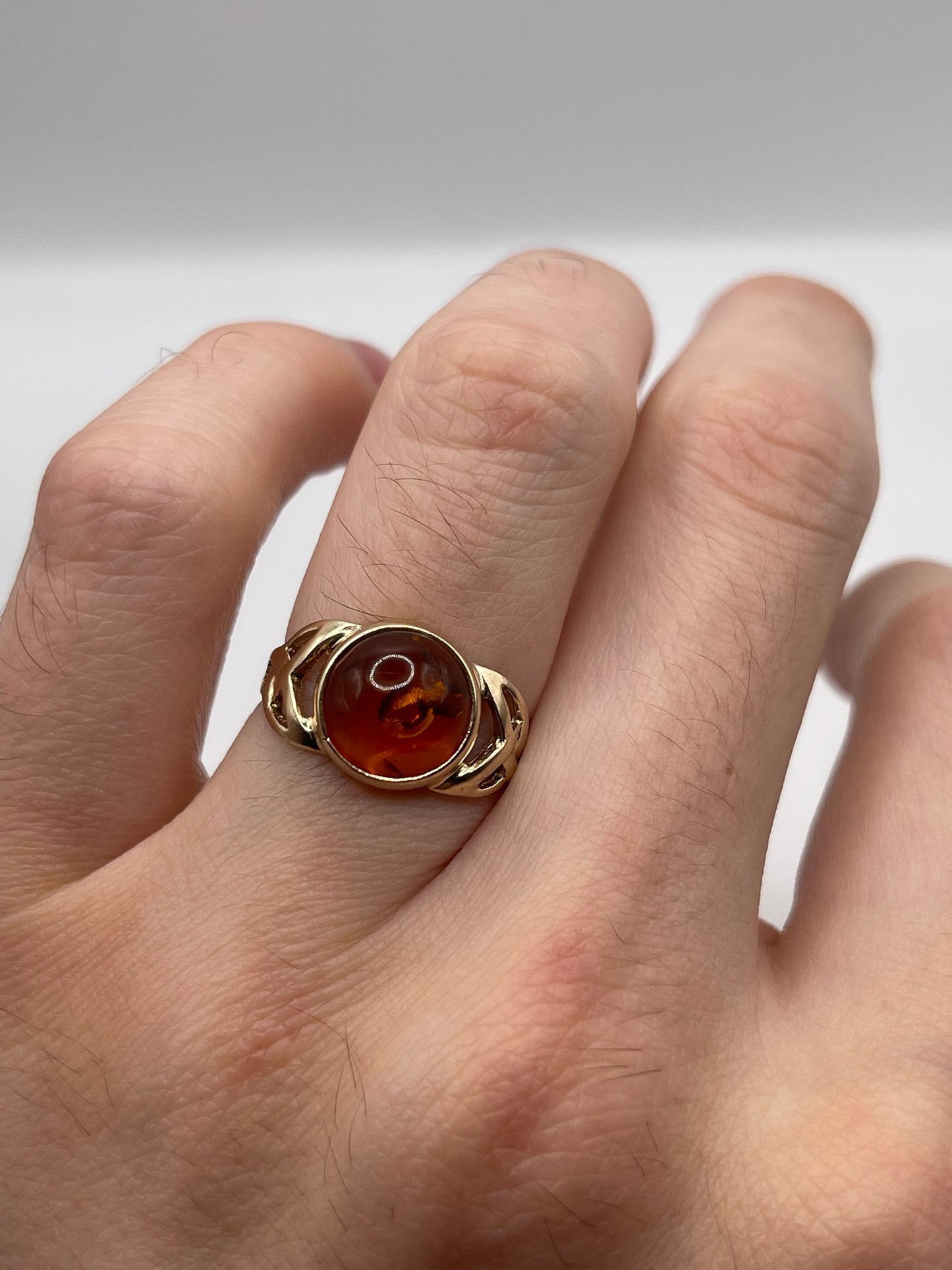 9ct gold amber ring