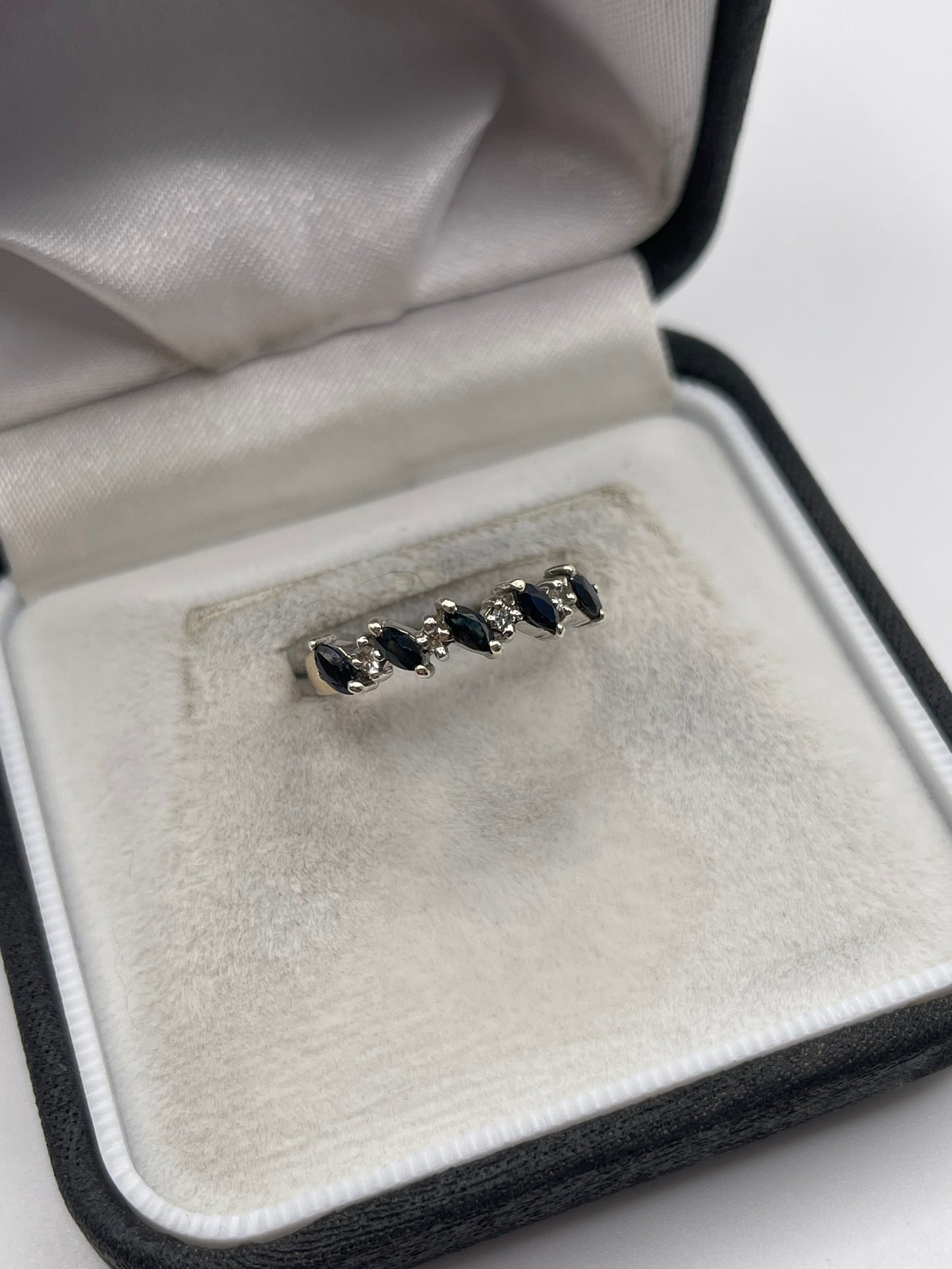 9ct gold sapphire and diamond ring
