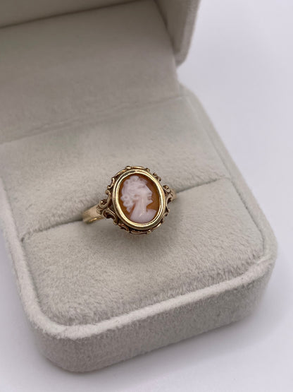 9ct gold cameo ring