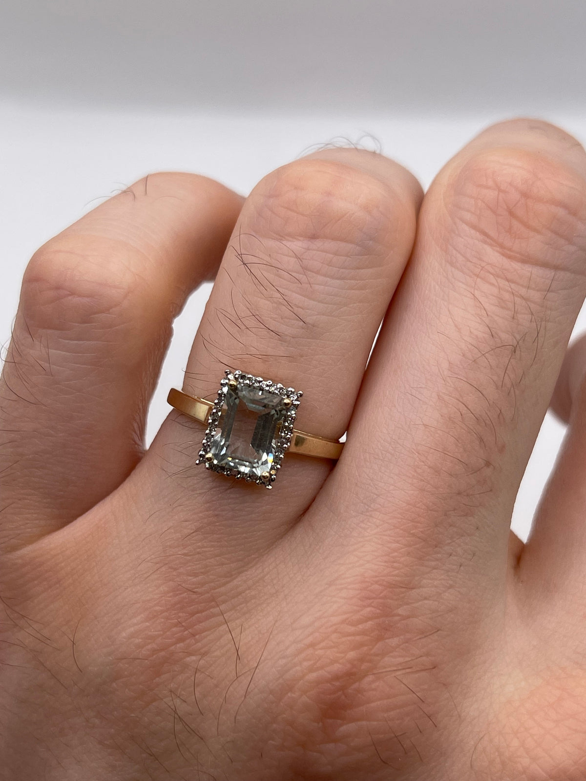 9ct gold green amethyst and diamond ring