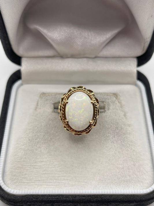 9ct gold opal ring