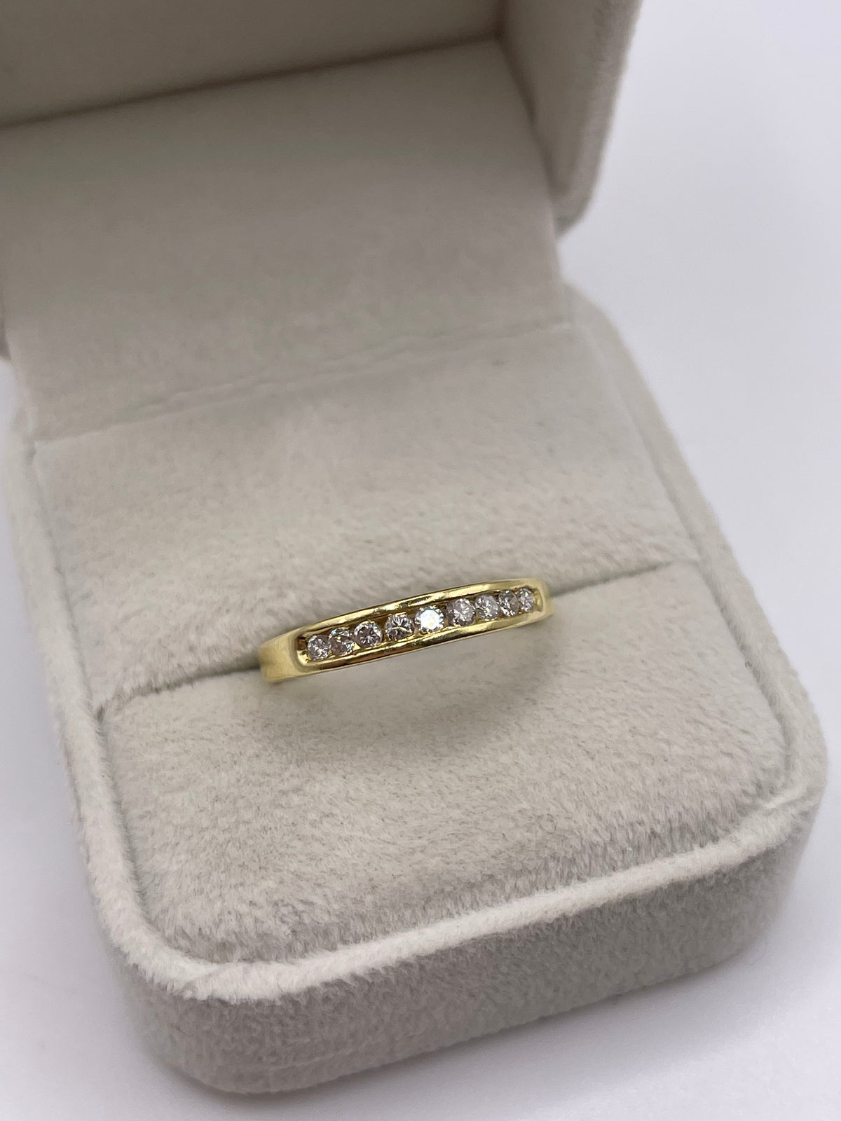 18ct gold diamond ring