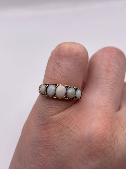 9ct gold opal ring