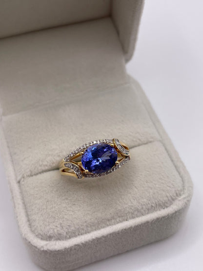 18ct gold tanzanite and diamond ring