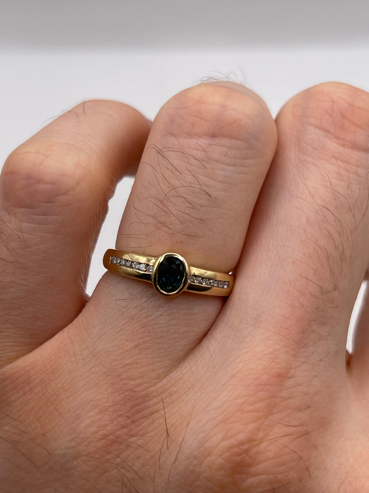 9ct gold sapphire and diamond ring